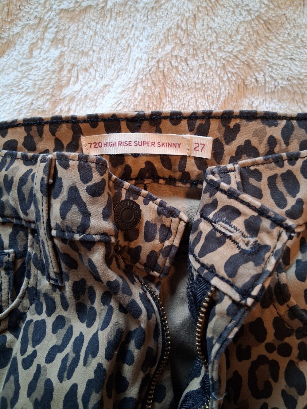 Cheetah Levis - Picture 3 of 3